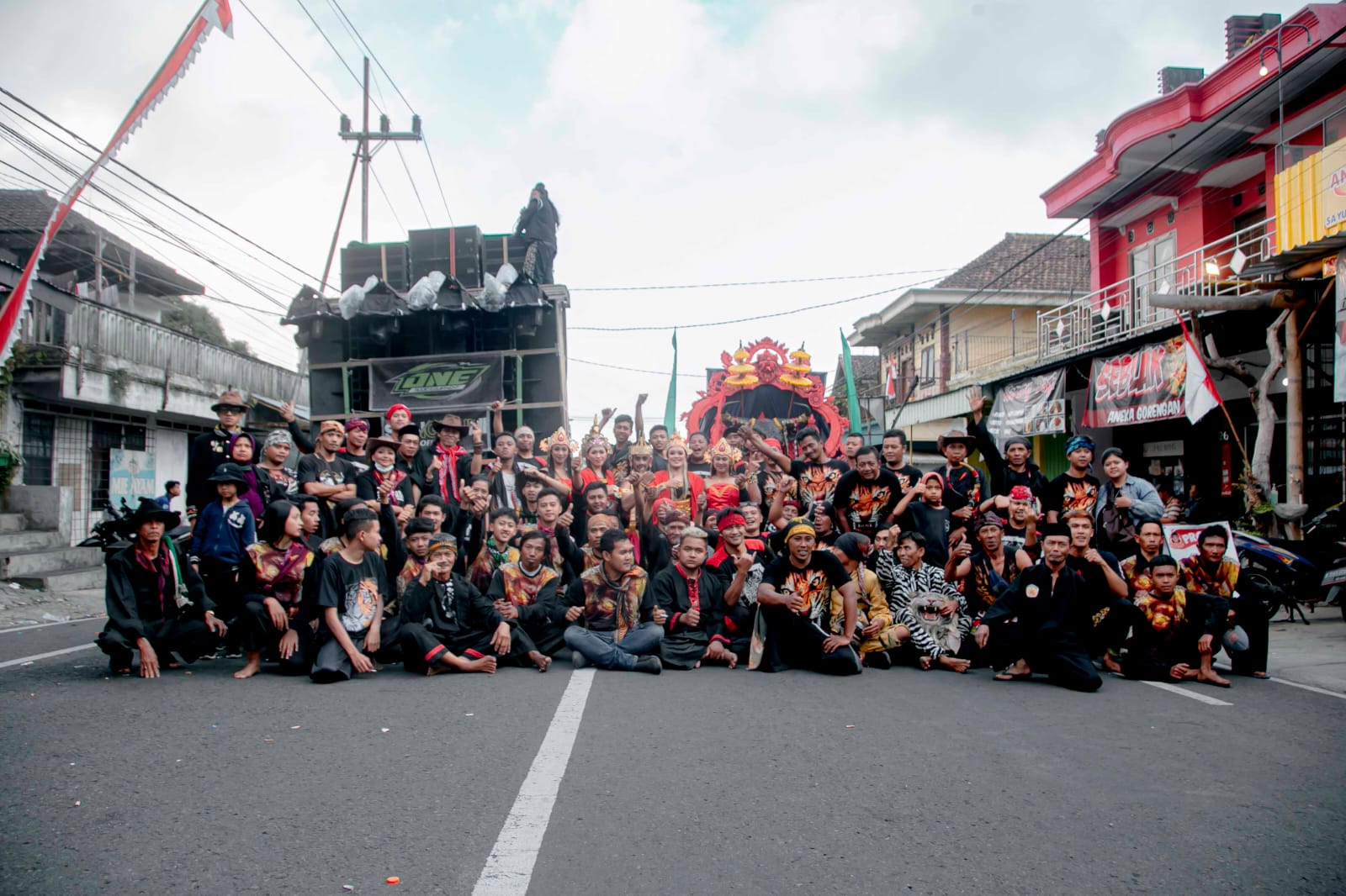 Pencak Silat & Bantengan "Singa Putih"