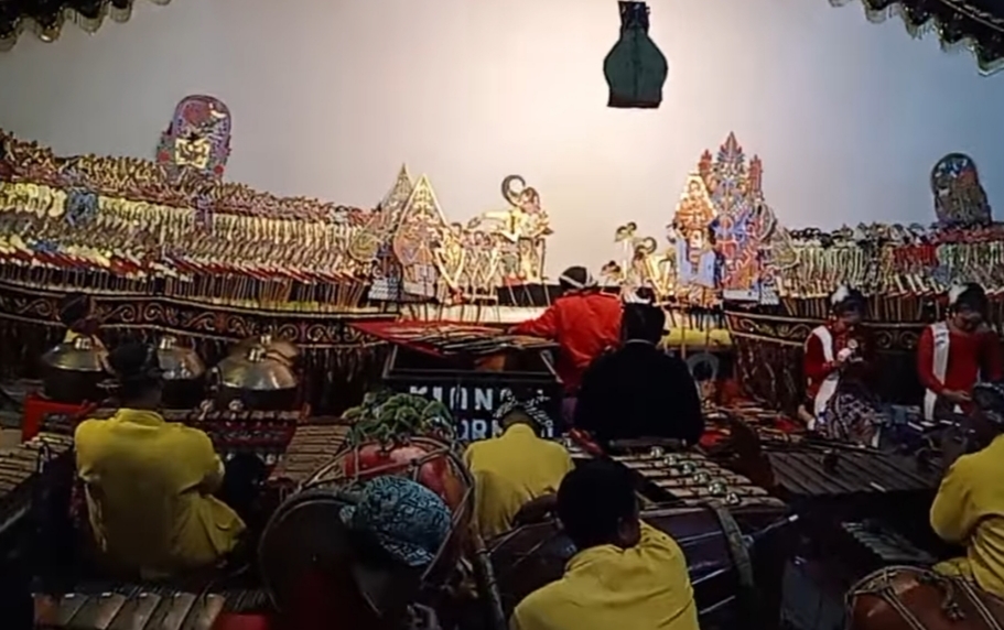 Dalang Wayang Kulit