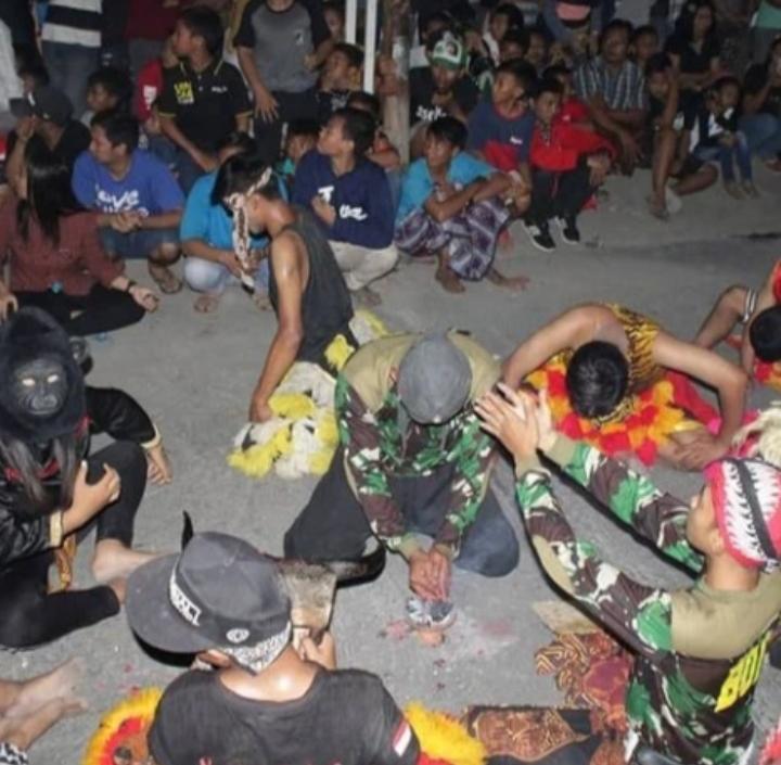Bantengan Turonggo Gerbang Putih