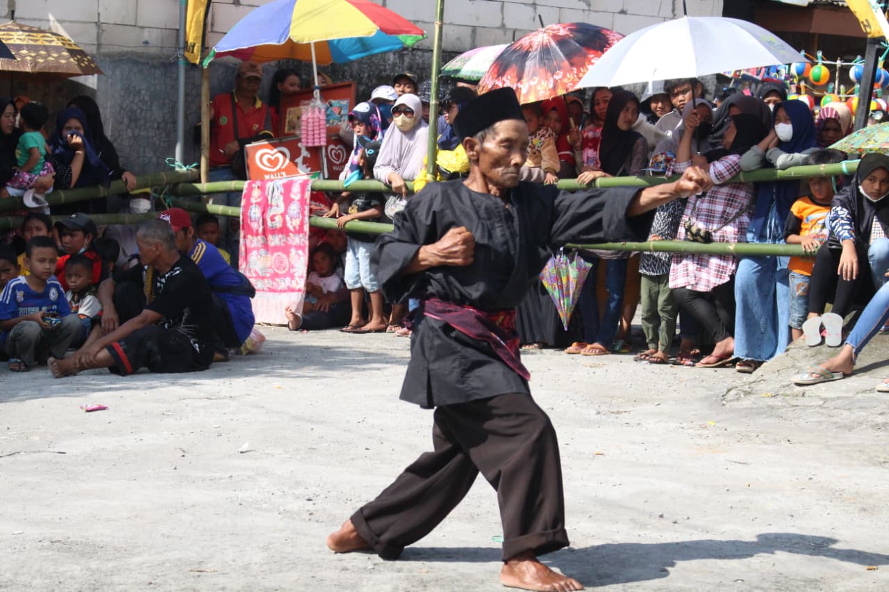 Bantengan Singa Putih