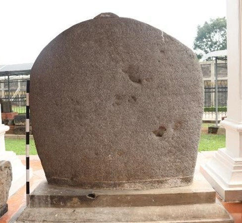 PRASASTI TRAILOKYAPURI IIIb