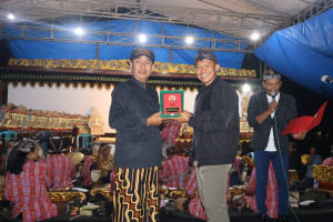 pagelaran Wayang Kulit dalam rangka memperingati HUT Ke-80 Yonif 503/Mayangkara/18/2 Kostrad Tahun 2025